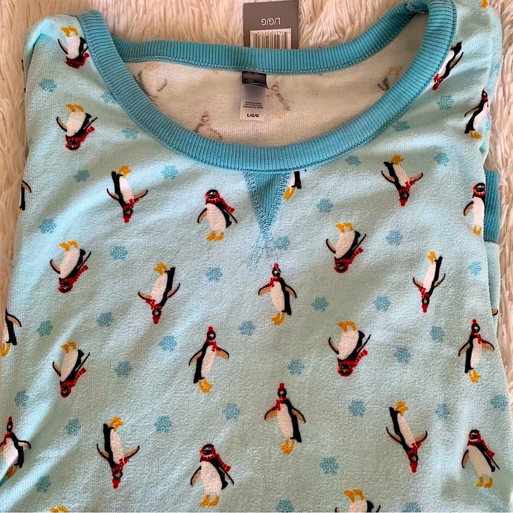 Pj Couture Penguin/Snowflake Pajamas Set•NWT - Picture 8 of 9